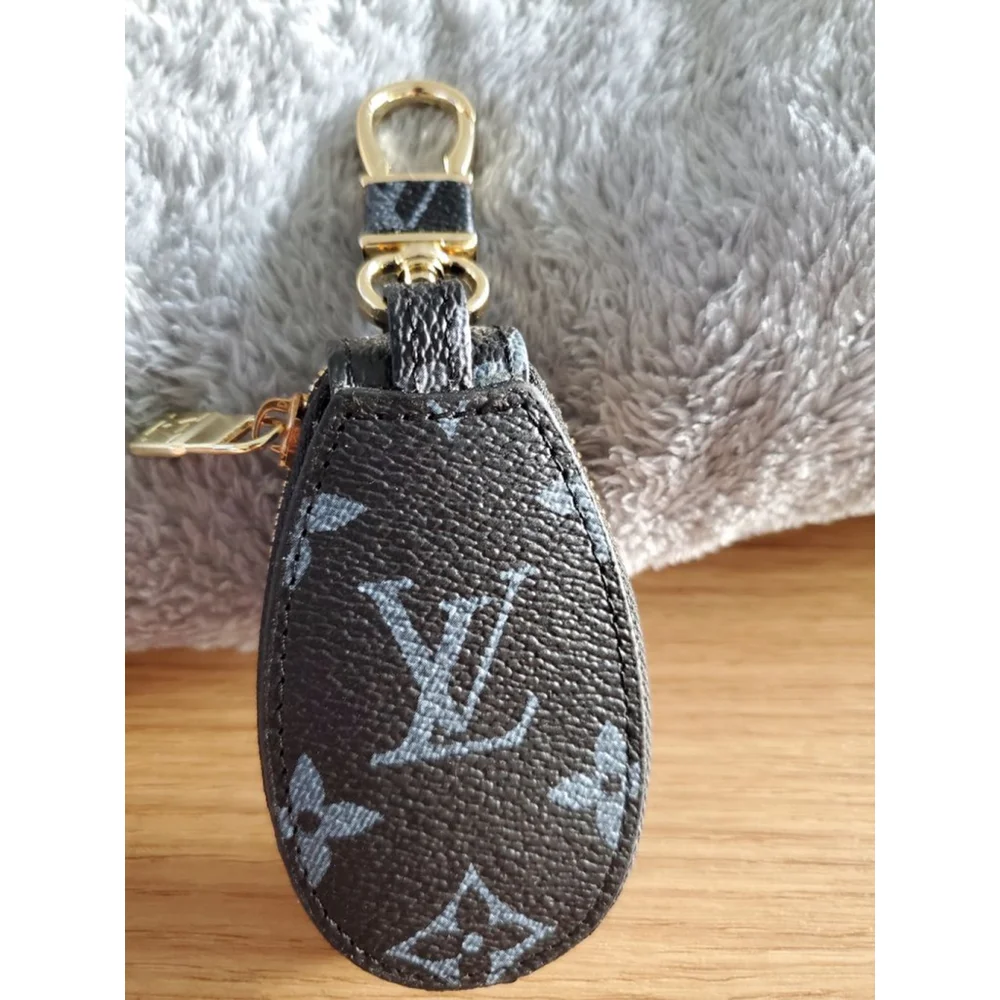Hold your Keys in style with this Black Gray Teardrop shape key Fob